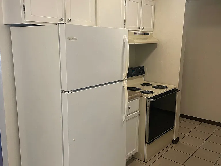 Pinecrest Apartments — Photo 24