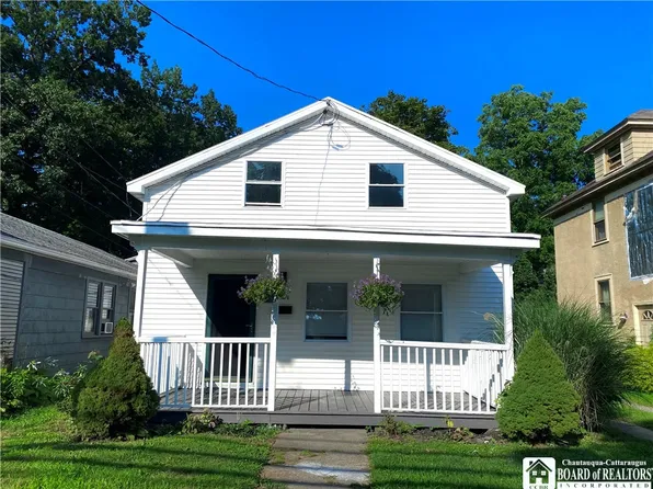 39 White St, Fredonia, NY 14063