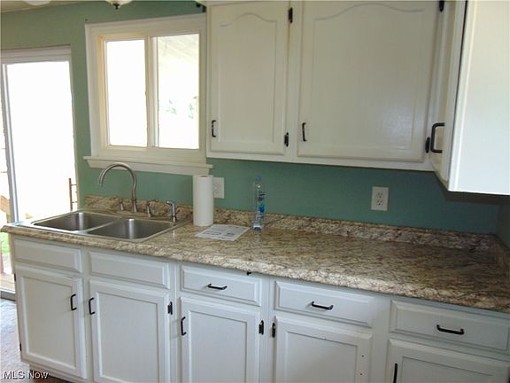 4th image of 6385 Sandfield Dr