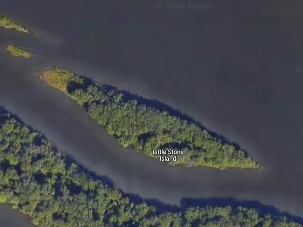 1 Island, Middletown, PA 17057