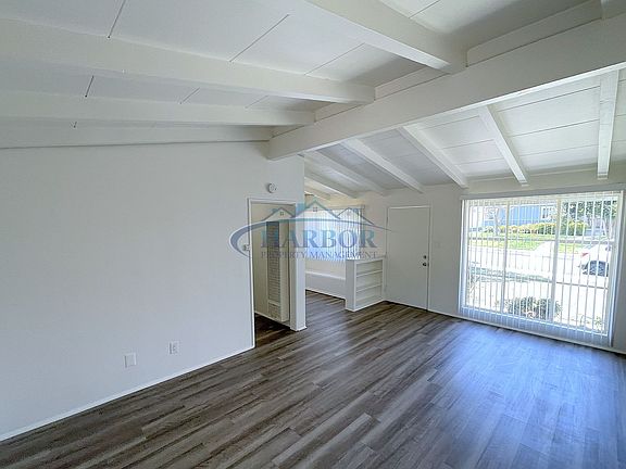 3rd image of 820 Amapola Ave #A