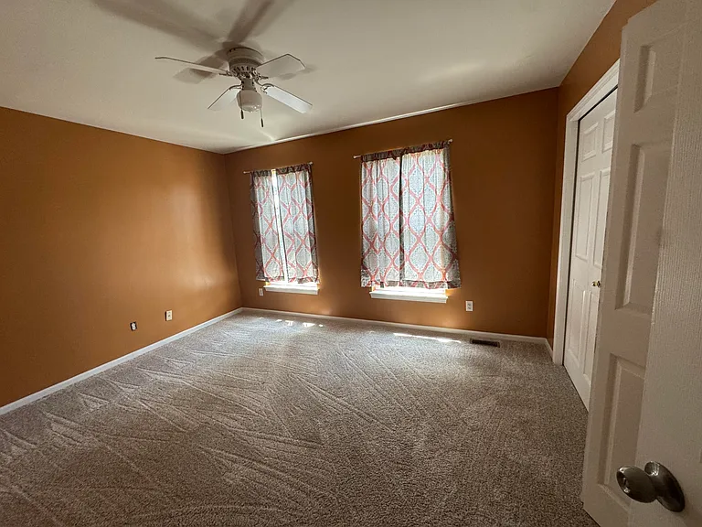 4677 NE Clover Rd — Photo 9