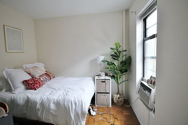 Rented by Julianna Realty Corp | media 10