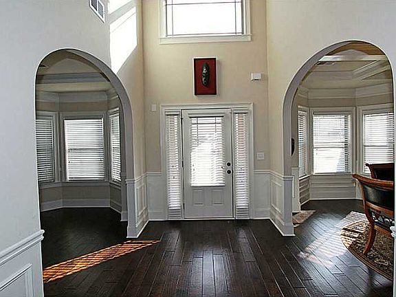 3rd image of 4606 Town Manor Dr