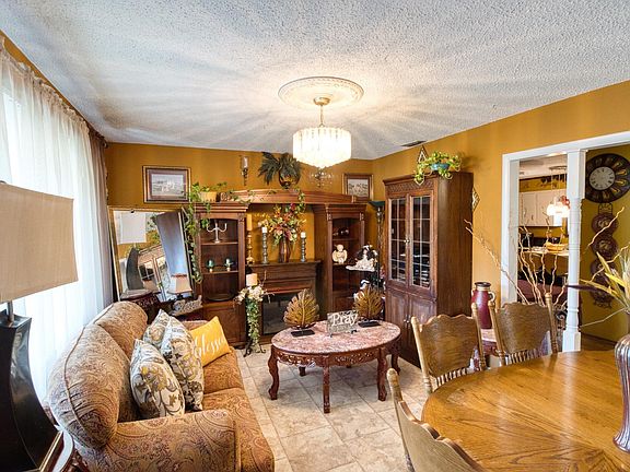 5th image of 290 Leona Dr