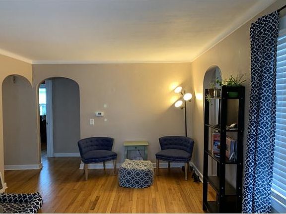 4th image of 28 Rush Ave