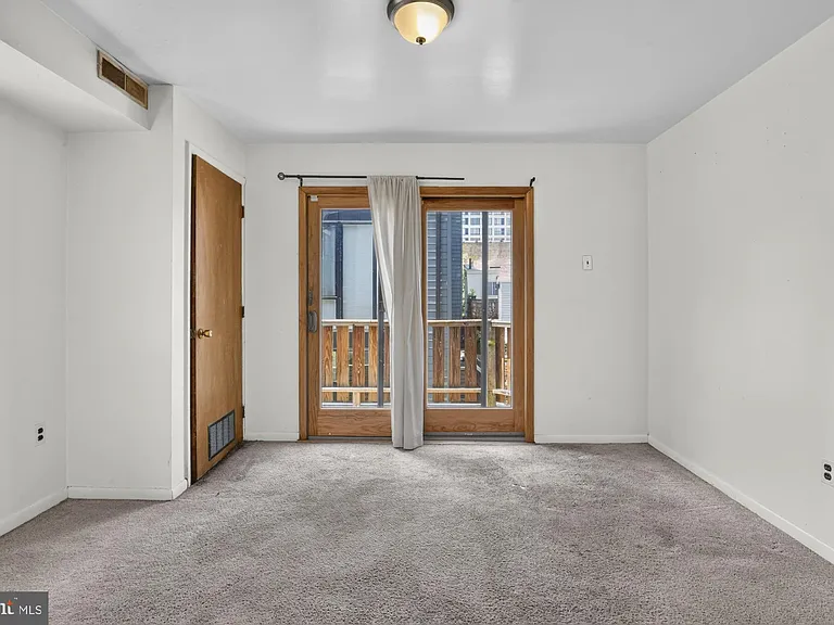 540 N 4th St #D — Photo 9