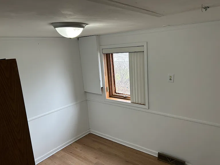 10401 Degrand Dr — Photo 36