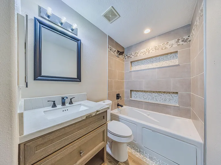 2515 Cypress Island Dr — Photo 16