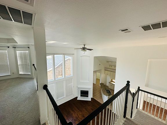 4th image of 5825 Chatham Ln