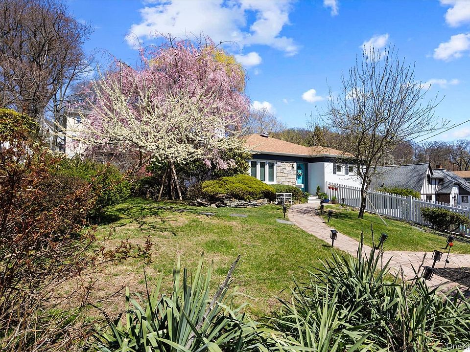 1st image of 15 Brookside Lane