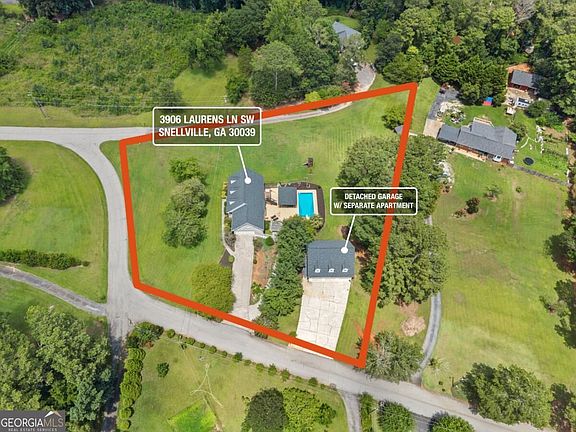 2nd image of 3906 Laurens Ln