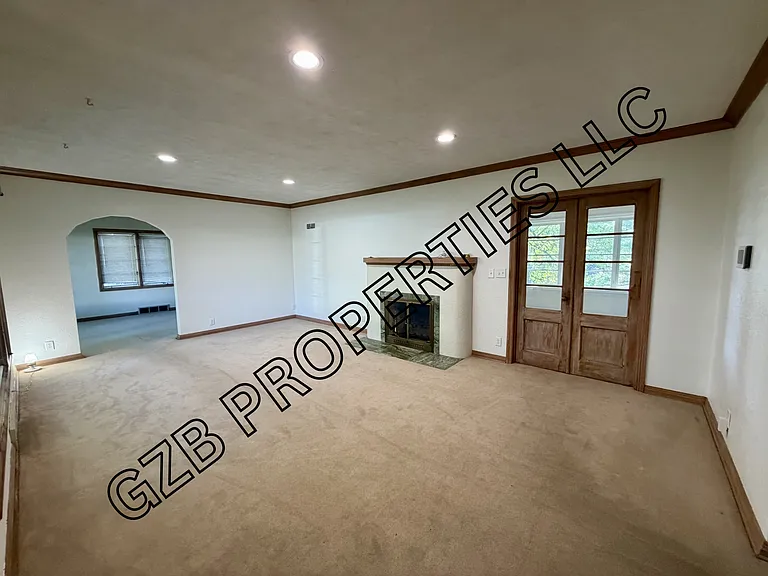 3101 N 49th Ave — Photo 5