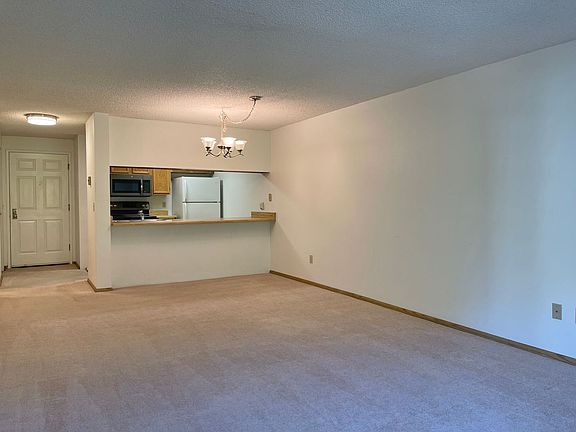 3rd image of 10501 8th Ave NE APT 425