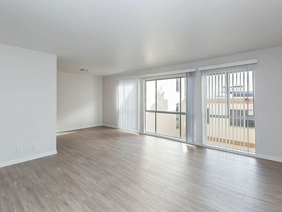5th image of 3016 Clay St #3D