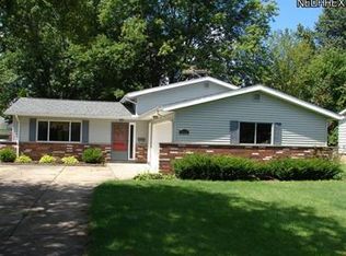 6726 Nancy Dr, North Olmsted, OH 44070