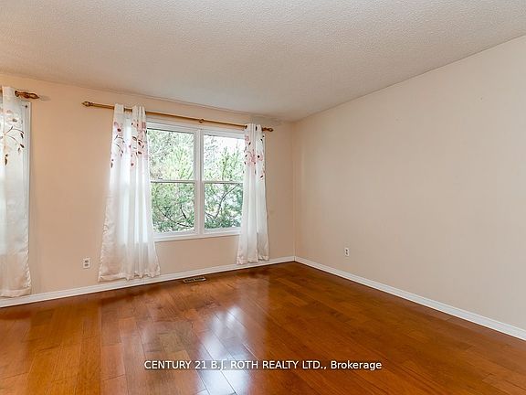 3rd image of 11 Cartwright Dr