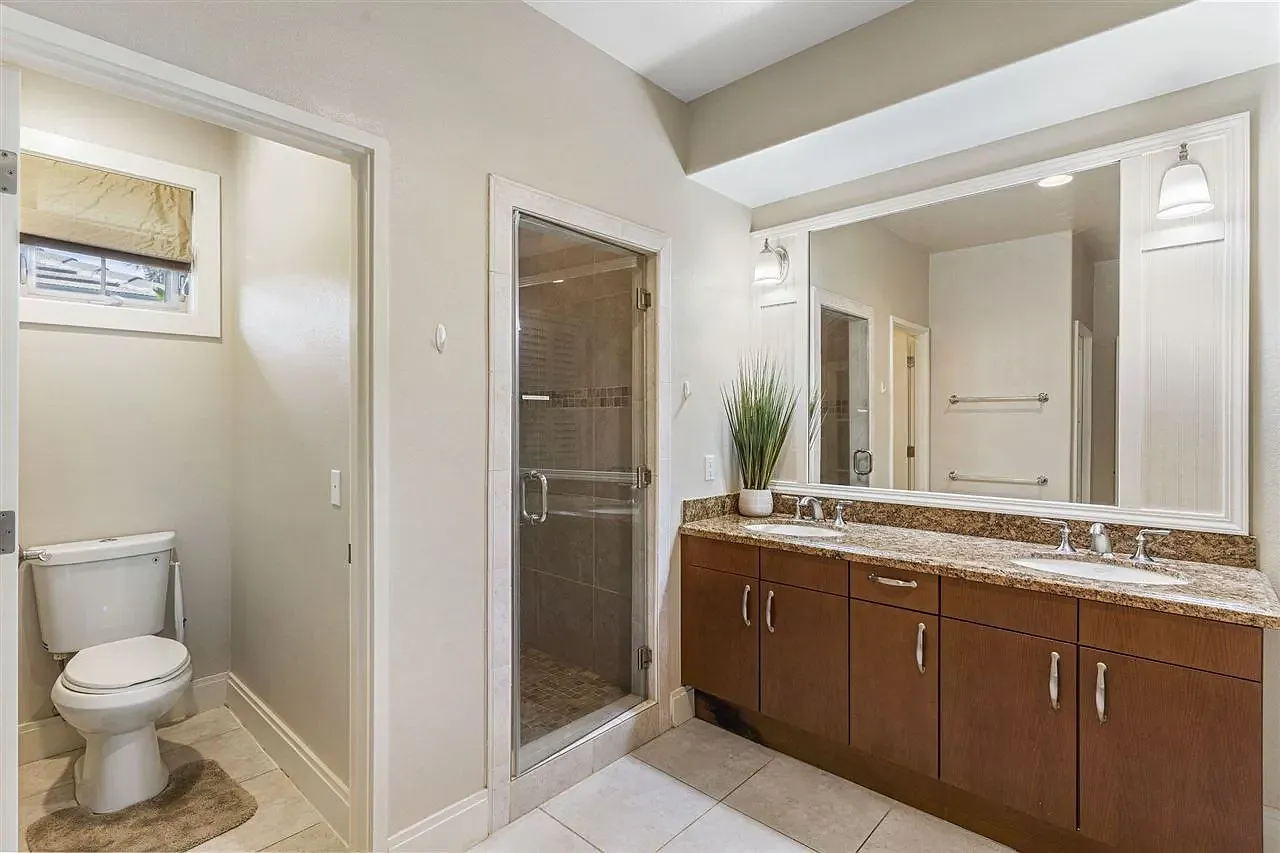 4 bed, 4.5 bath, 2175 sqft, $8,300 — Photo 4