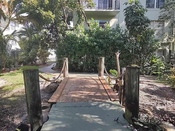 2nd image of 805 W Oakland Park Boulevard #D 3