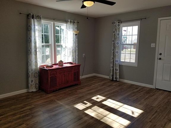 4th image of 1307 S Meredith Ave