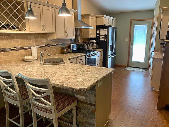 3rd image of 825 Forest Garden Cir APT B