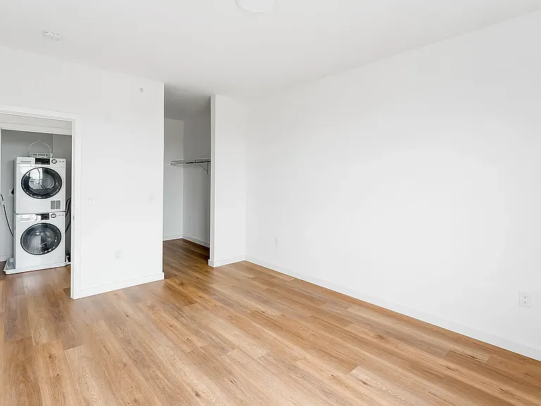 165 W 7th St #213 — Photo 16