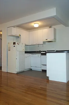 Rented by Tower Brokerage | media 72