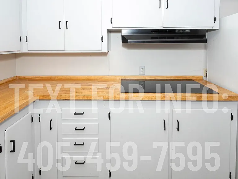 1685 W Jones Ave — Photo 9