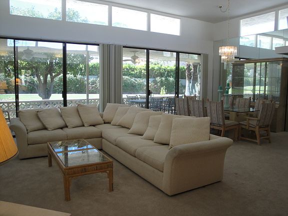 Oversized Great Rm + Dining