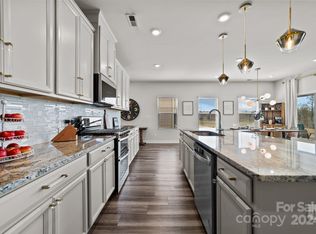 9101 Festival Way, Charlotte, NC 28215