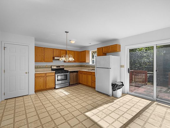 5th image of 307 Indian Trail Rd