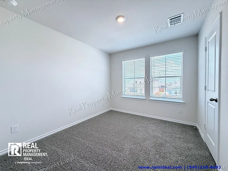 617 Edge Hill Ln — Photo 24