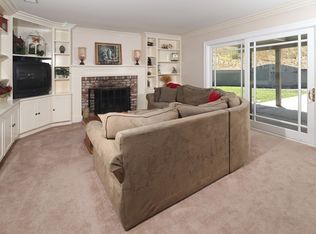 921 High Country Dr, Glendora, CA 91740