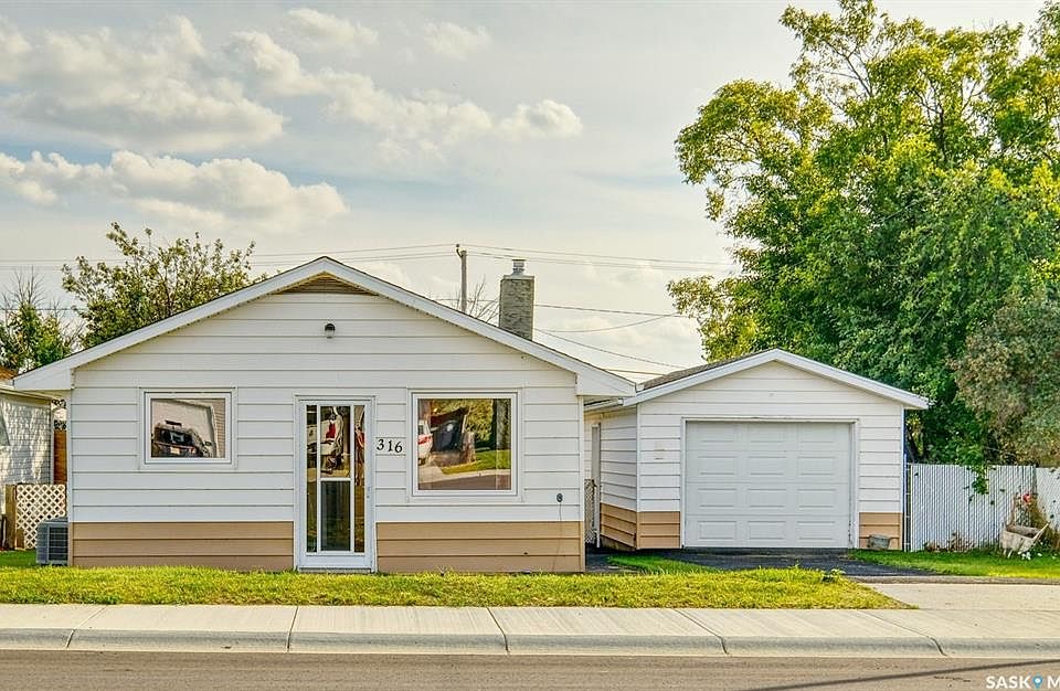 1st image of 316 2nd AVENUE W