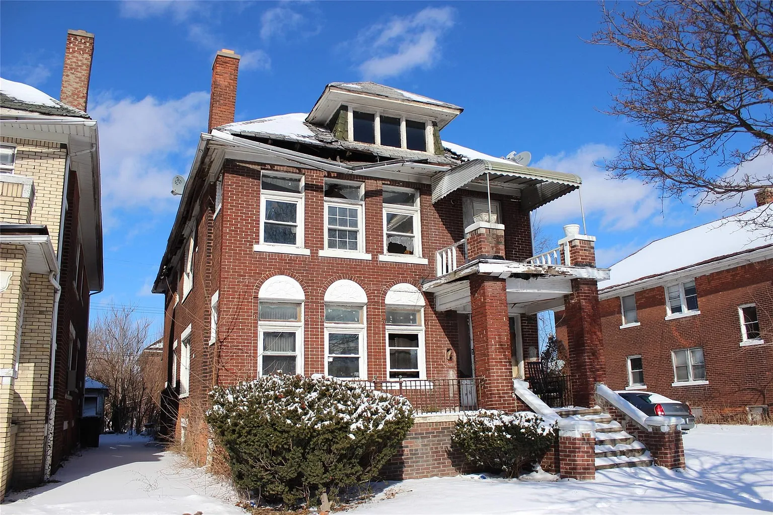 2456 Taylor Ave photo 1