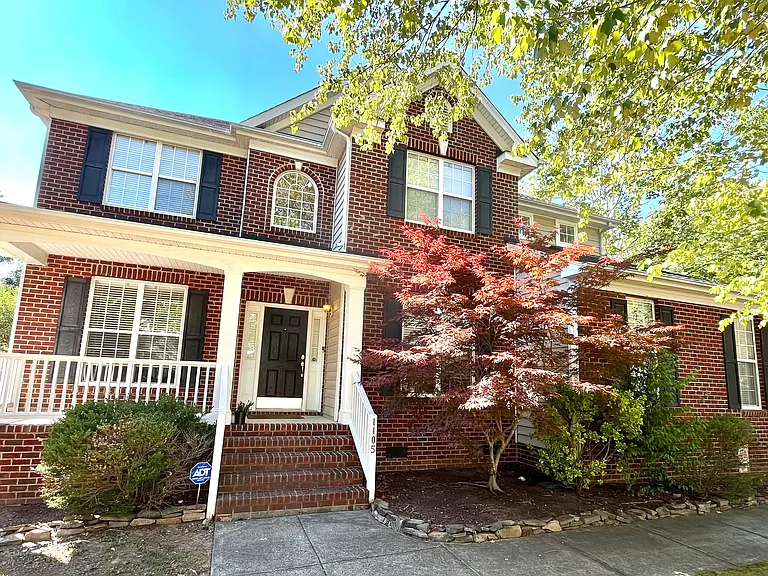 1105 Goldenview Ct — Photo 1