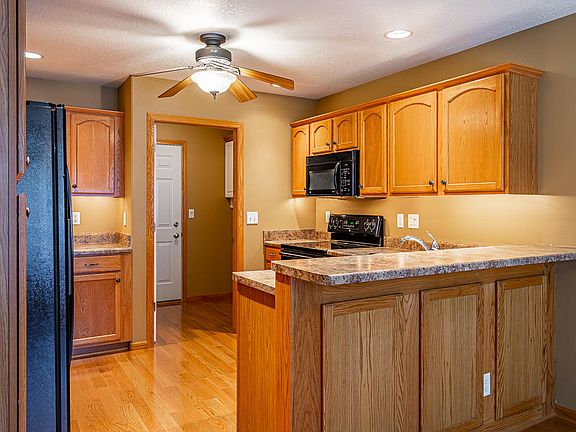 5th image of 2212 Oak Valley Dr