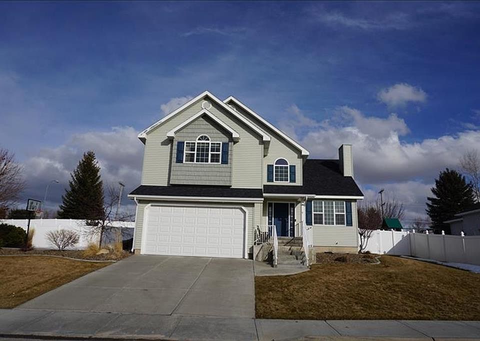 1st image of 530 Sycamore Cir