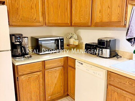 4th image of 626 Dundee Ln