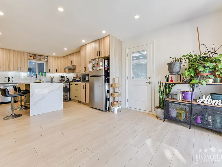 7437 Garfield Dr — Photo 19