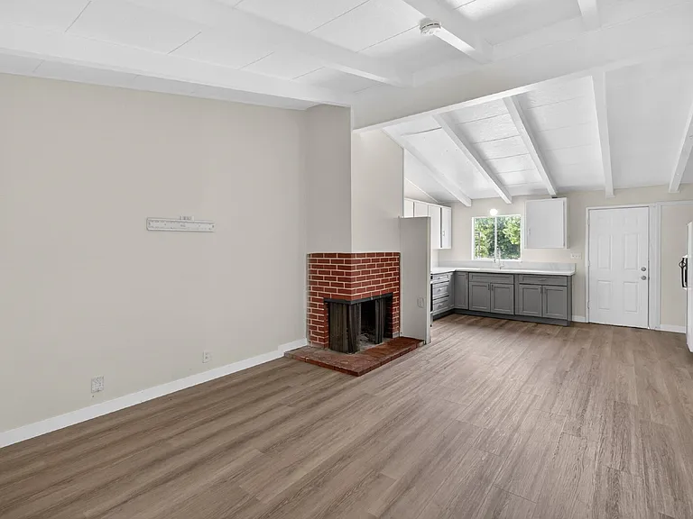 6428 Tapo Ct — Photo 11