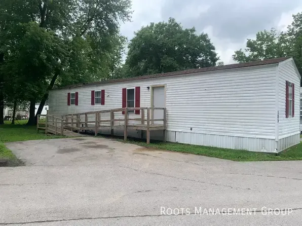 8725 Wabash Ave Trailer 105, Terre Haute, IN 47803