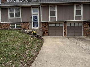 505 SE Sherri Ln, Blue Springs, MO 64014