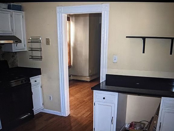 KITCHEN TO LIVING ROOM