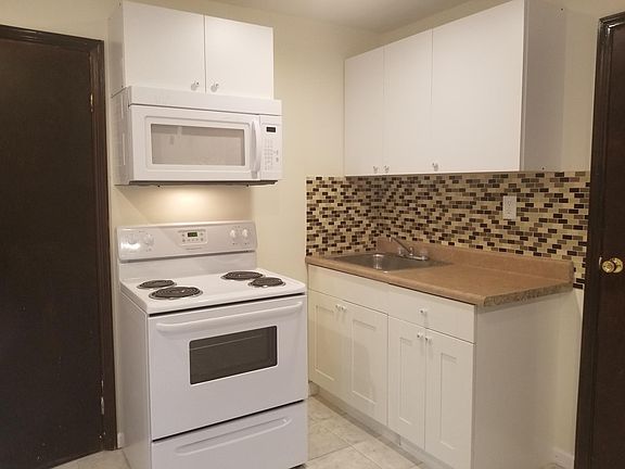 2nd image of 259 Robinson Ave #1