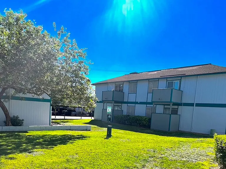 Canyon Club Apartments — Photo 67