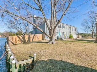 3 Lakeview Dr, Poquoson, VA 23662