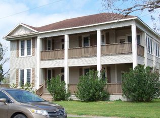 516 E Prairie St, Cuero, TX 77954