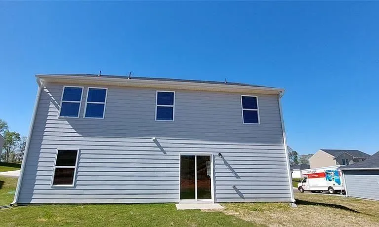 133 Oxford Ln — Photo 30