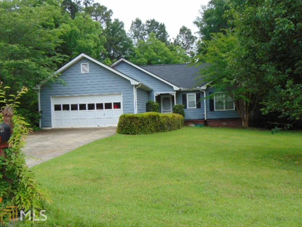 704 Muirfield Dr photo 1